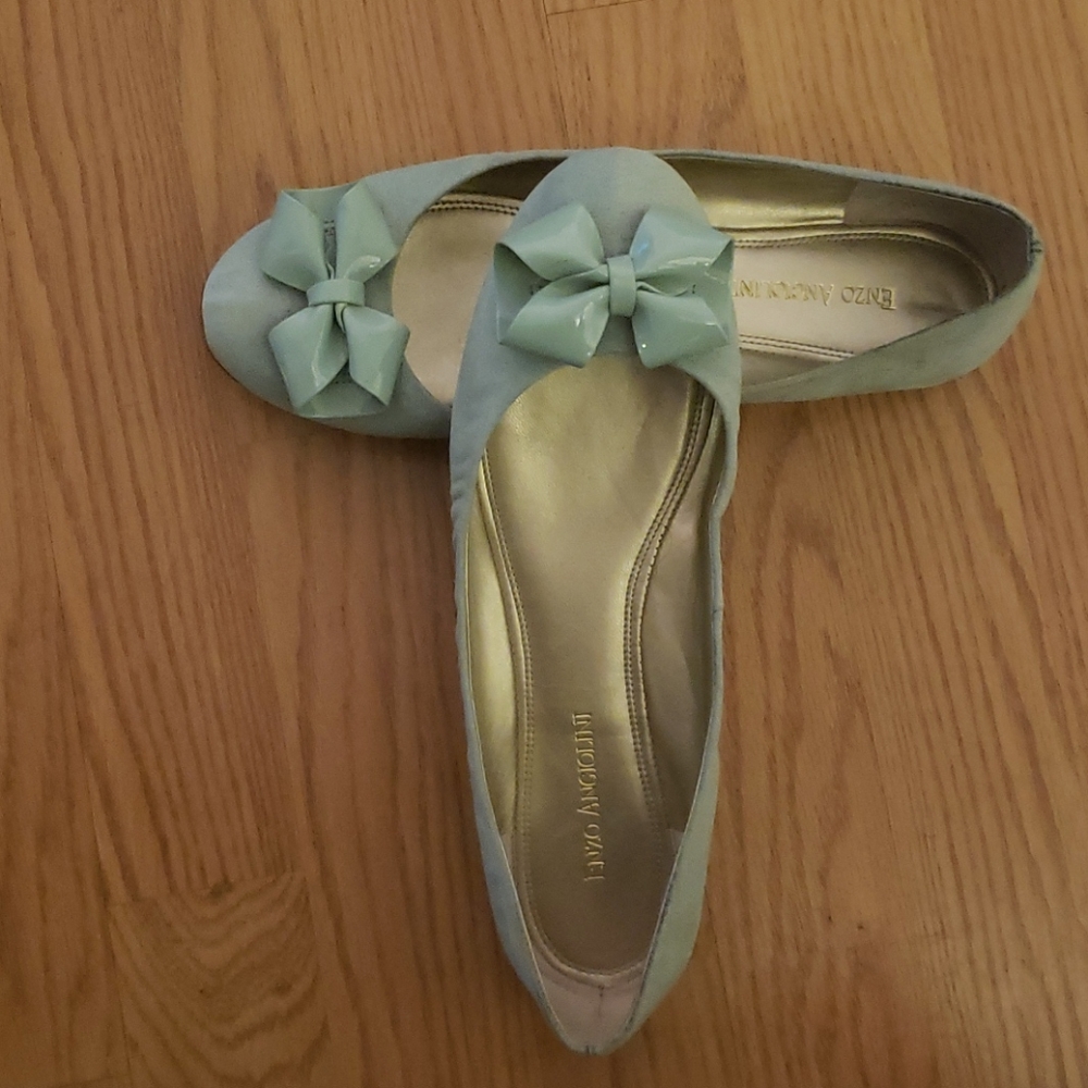 Shoes - Picture 3 of 6